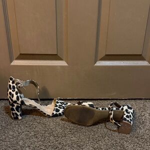 Old Navy Black and White Leopard Print Heels